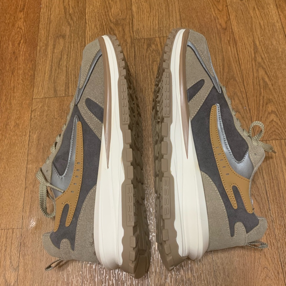 Women’s Blowfish Malibu Leo sneakers size 11 NWT - Picture 4 of 13